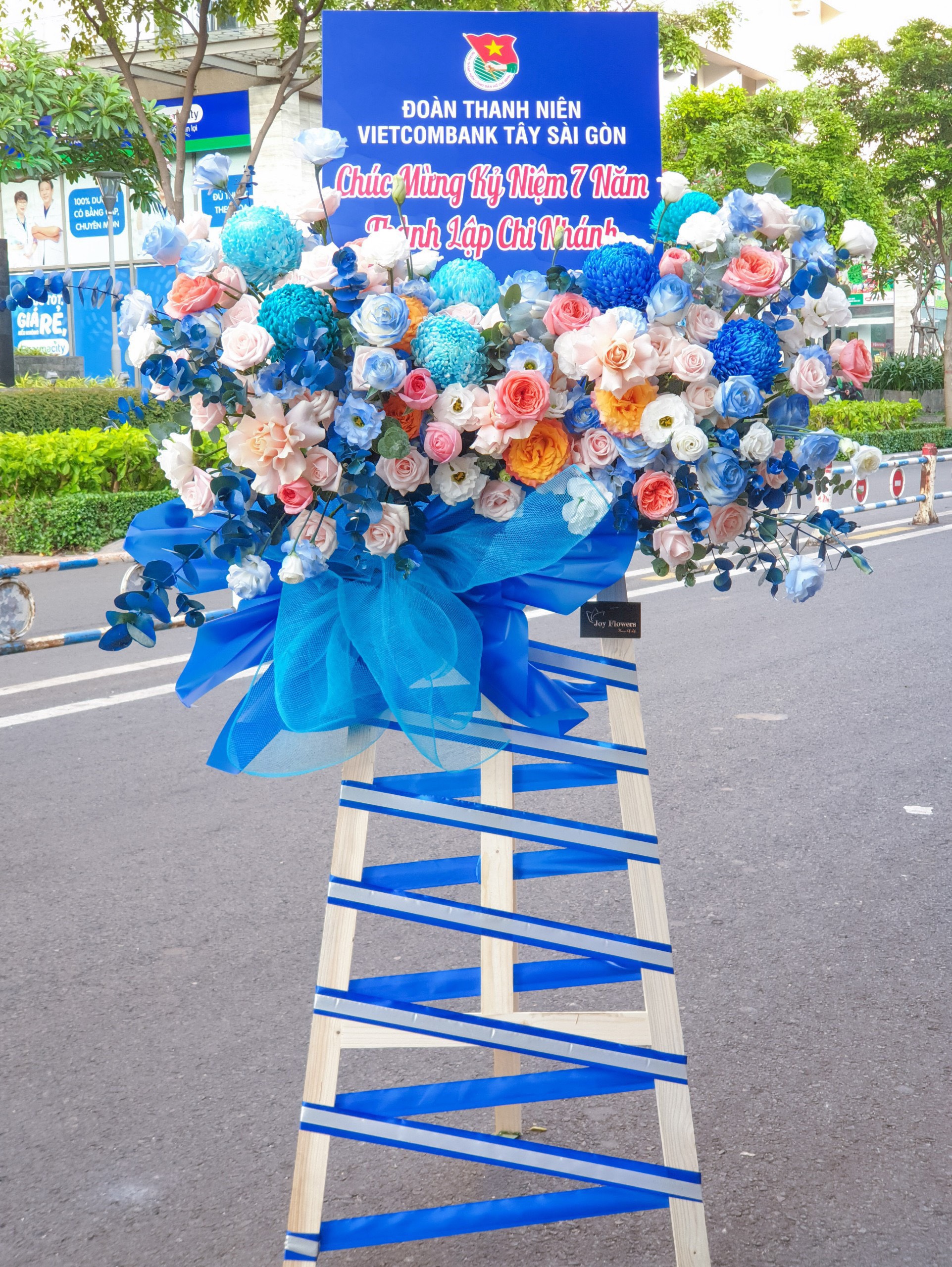 Kệ Hoa Khai Trương